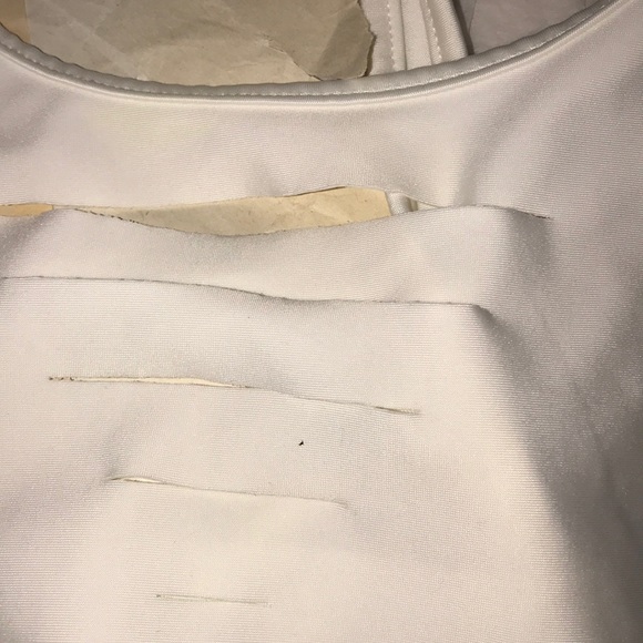 NWT Electric Yoga Slash Laser Cut Sports Bra XS IV - Picture 6 of 8